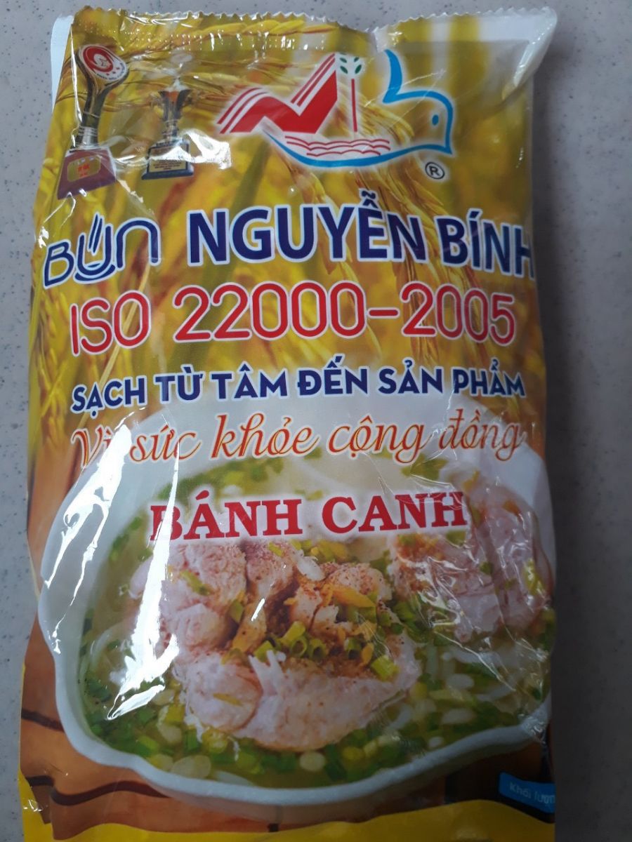 Bánh canh bột gạo thơm ngon, ngọt tự nhiên tại cơ sở Bún tươi Nguyễn Bính